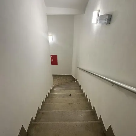 Haas Downtown With Parking Brno