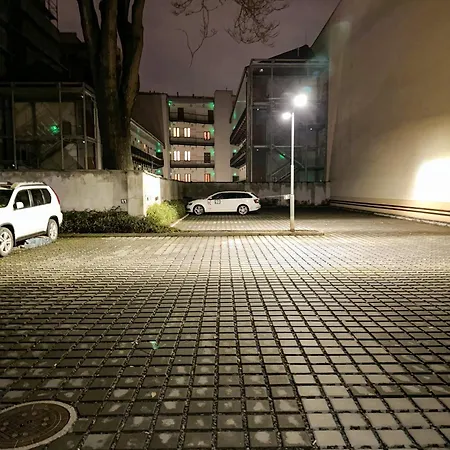 Haas Downtown With Parking *